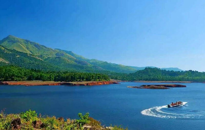 Banasura Sagar Dam : 22 kms