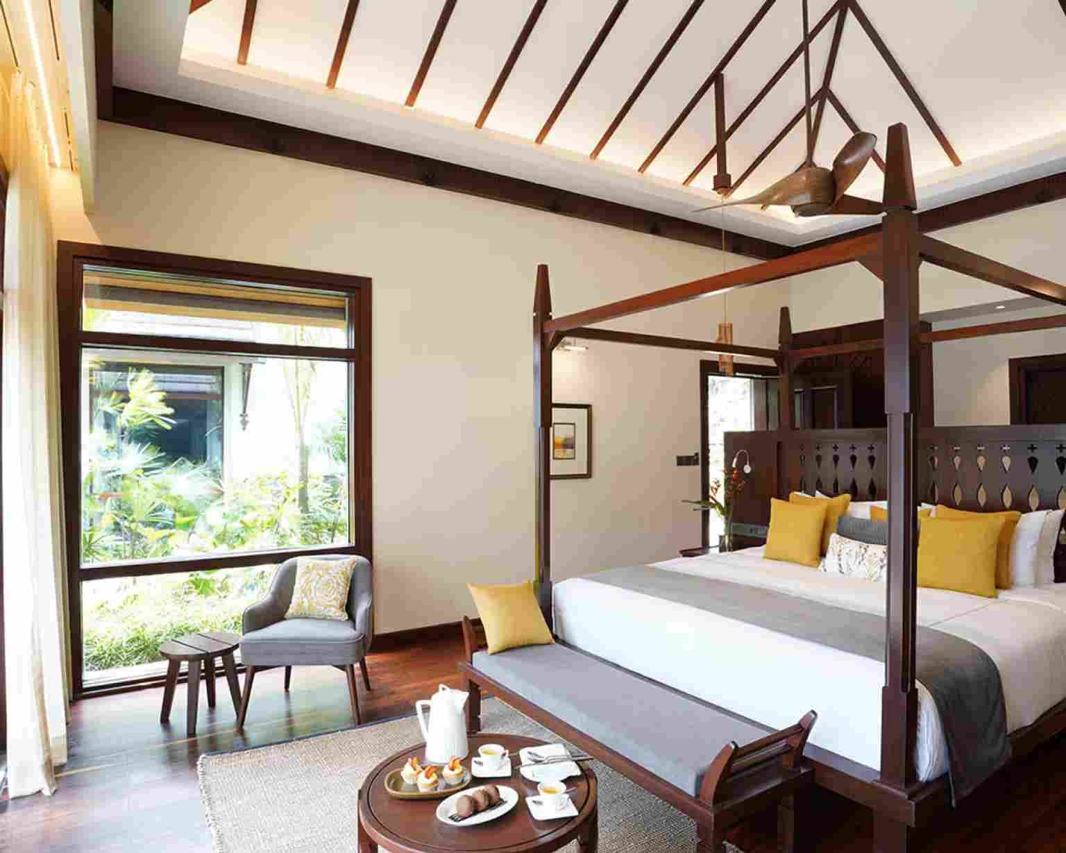 Luxury Villa Lake View with Sit Out